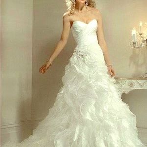 🌹Maggie Sottero 🌹white wedding gown. Miri